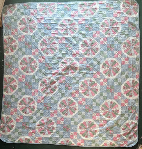 Dresden Plate/Wheel Quilt